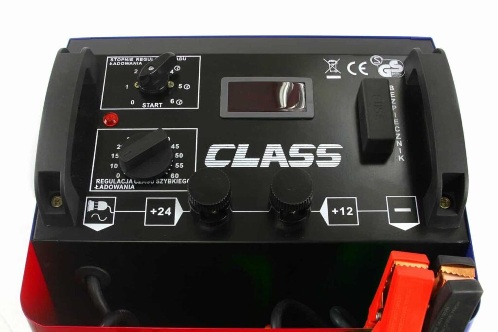 Pakrovėjas su užvedimo funkcija CLASS-750 MAR-POL