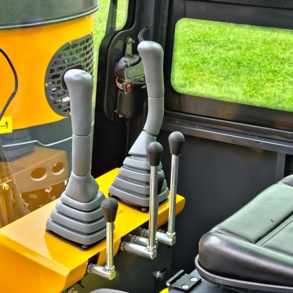 Mini ekskavatorius ENZO HT-10 (1000 kg)