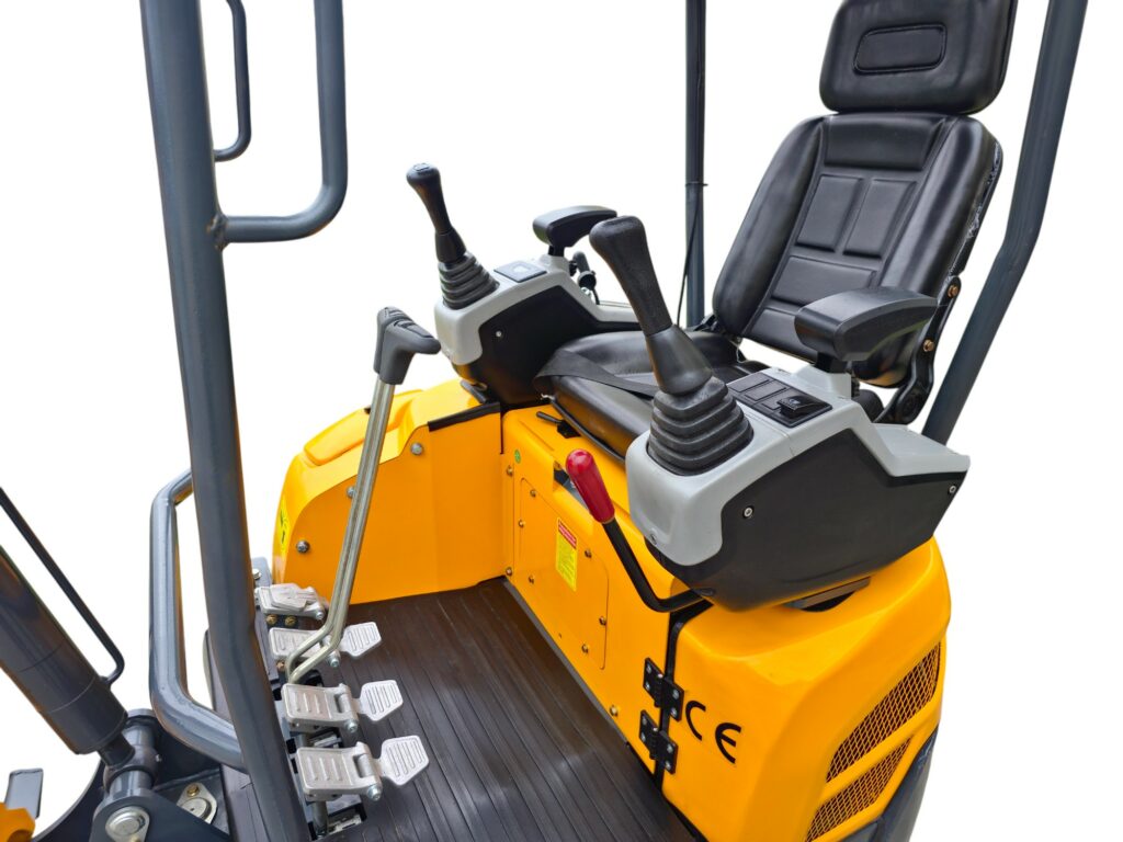 Mini ekskavatorius ENZO HT-18 (1760 kg)