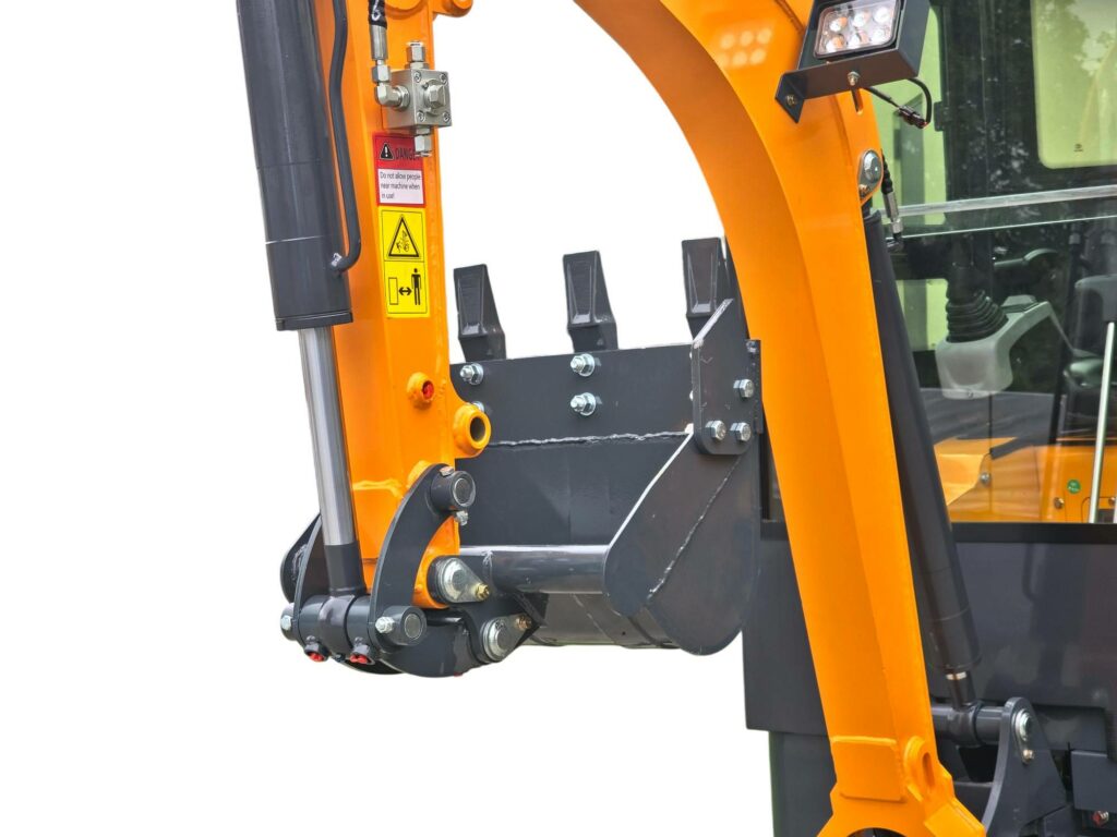 Mini ekskavatorius ENZO HT-18 (1760 kg)