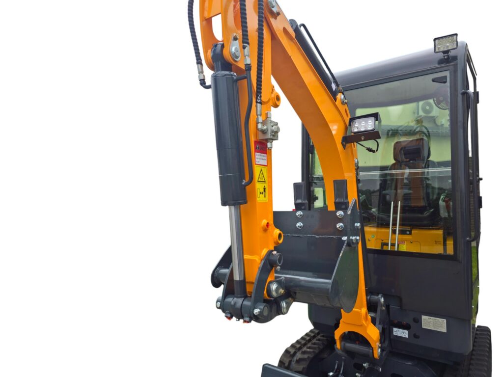 Mini ekskavatorius ENZO HT-18 (1760 kg)