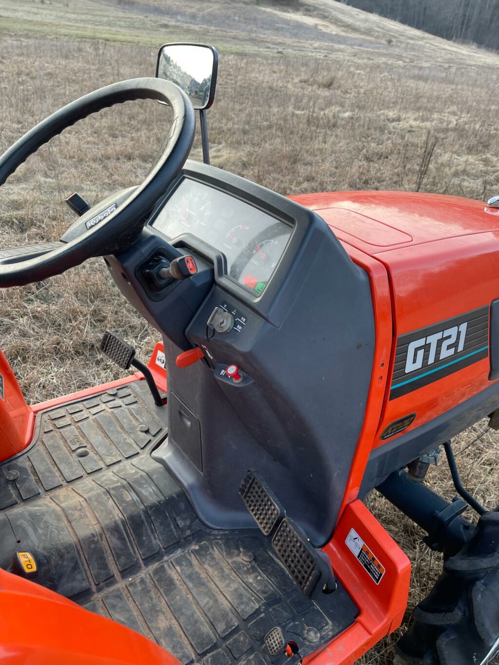 Naudotas traktorius KUBOTA GT21 (15 kW, su freza)