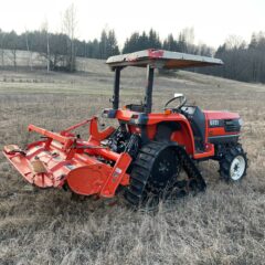 Naudotas traktorius KUBOTA GT21 (15 kW, su freza)