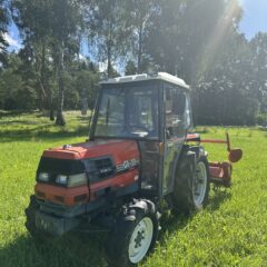 Naudotas traktorius KUBOTA GL33 (24 kW, su freza)