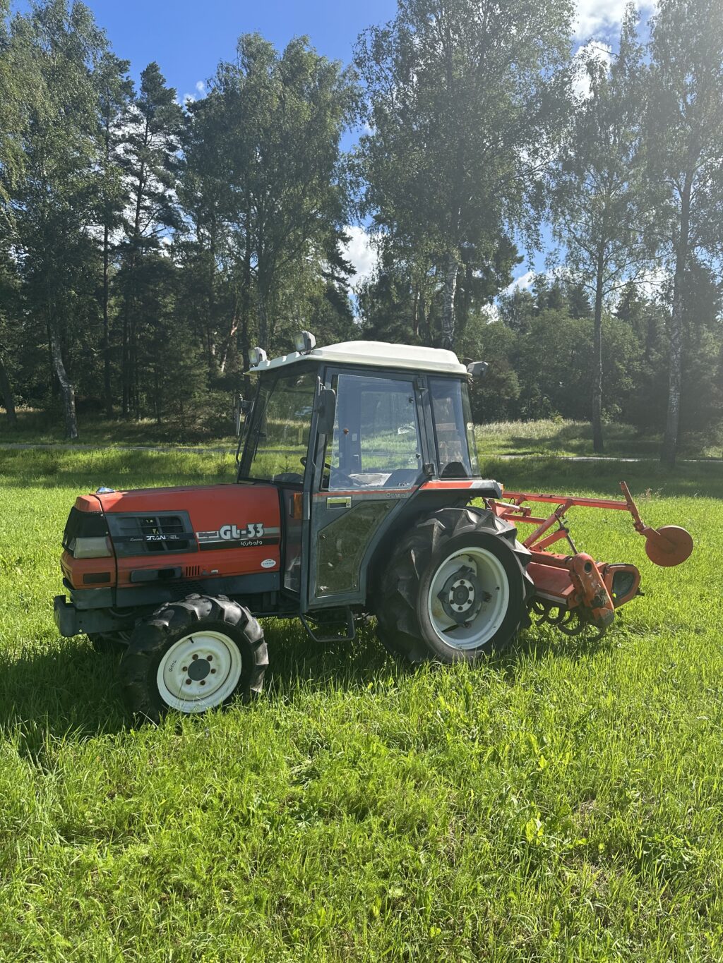 Naudotas traktorius KUBOTA GL33 (24 kW, su freza)
