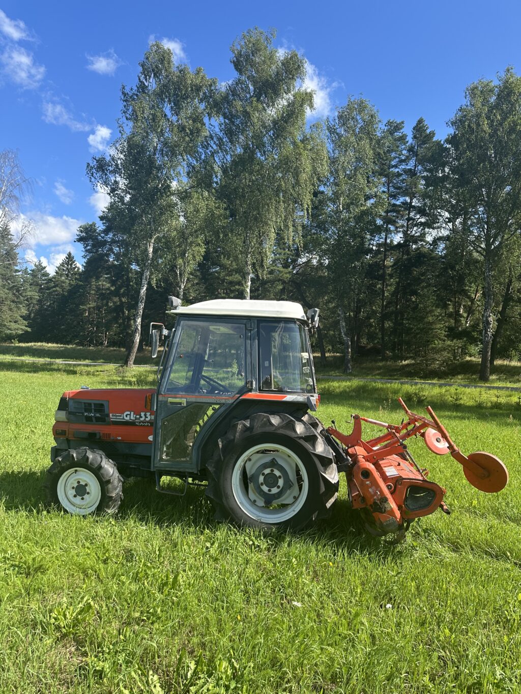 Naudotas traktorius KUBOTA GL33 (24 kW, su freza)