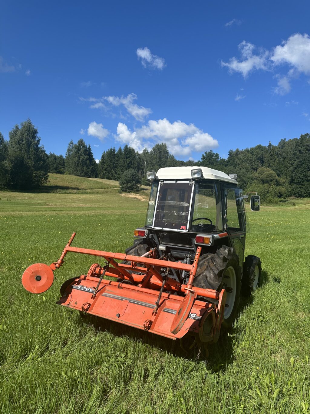 Naudotas traktorius KUBOTA GL33 (24 kW, su freza)