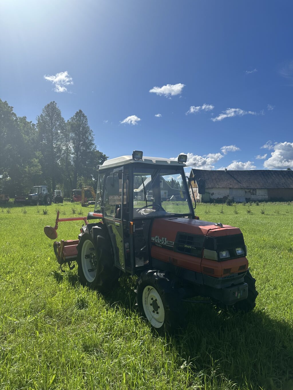 Naudotas traktorius KUBOTA GL33 (24 kW, su freza)