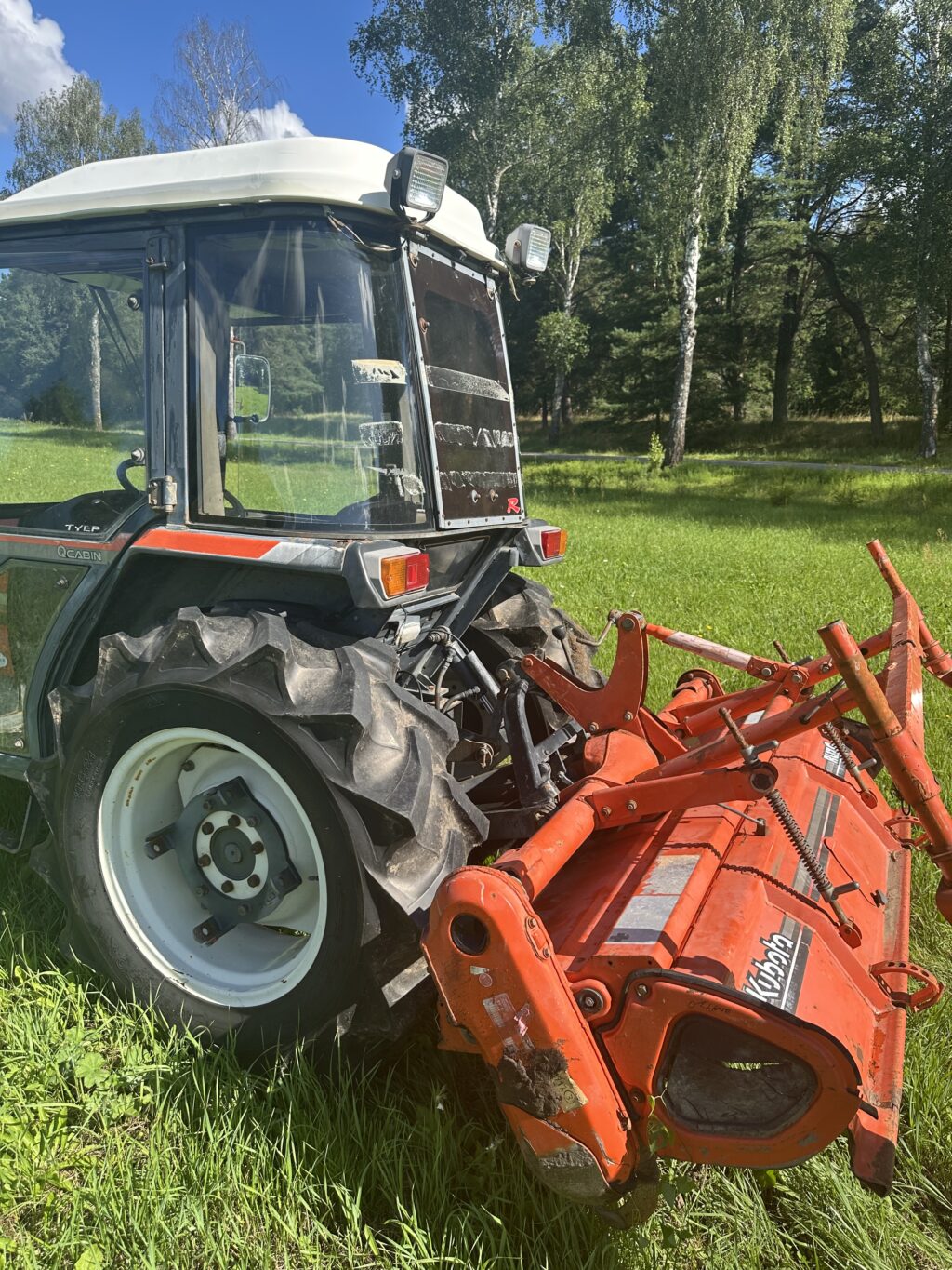 Naudotas traktorius KUBOTA GL33 (24 kW, su freza)