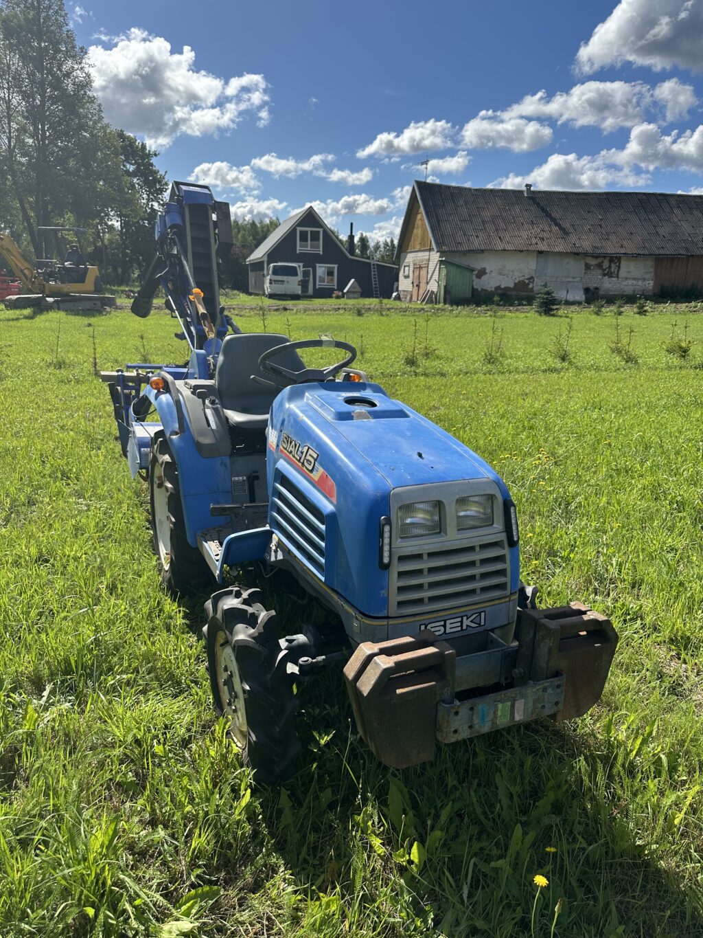 Naudotas traktorius ISEKI TF15F (11 kW, su freza ir vagojimo aparatu)
