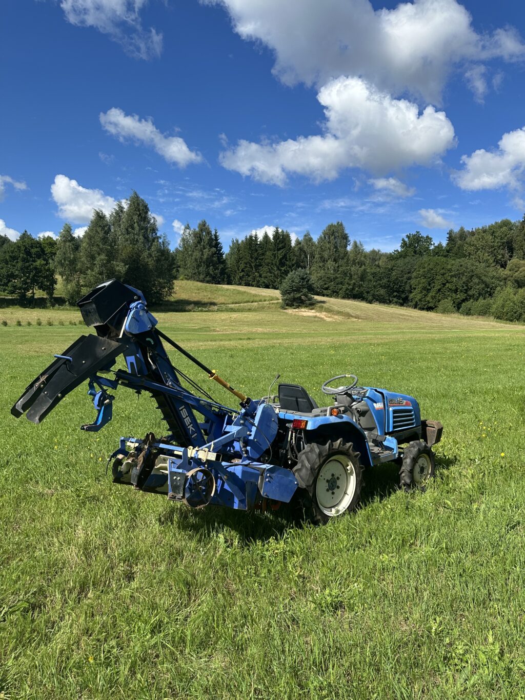 Naudotas traktorius ISEKI TF15F (11 kW, su freza ir vagojimo aparatu)