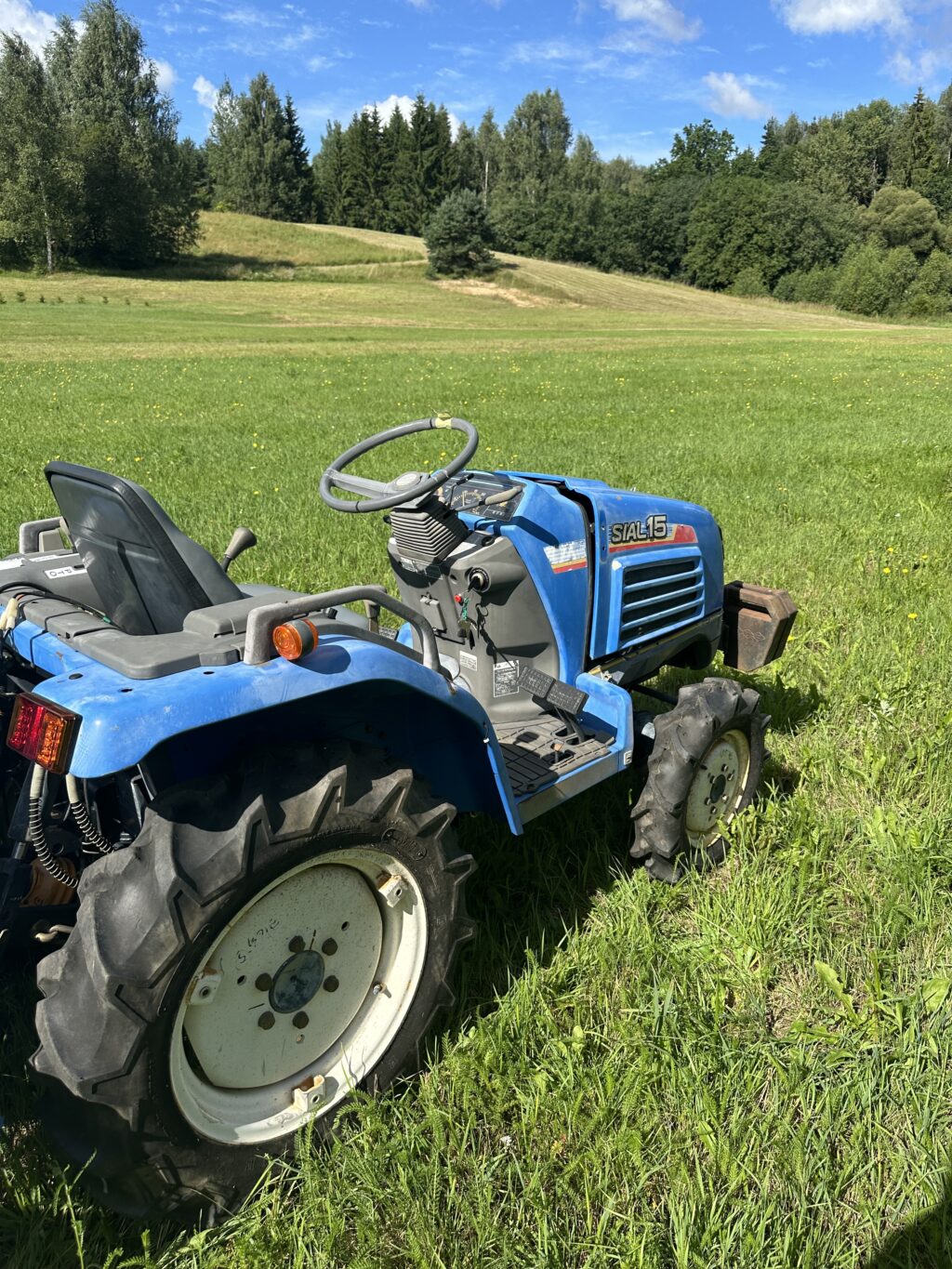 Naudotas traktorius ISEKI TF15F (11 kW, su freza ir vagojimo aparatu)