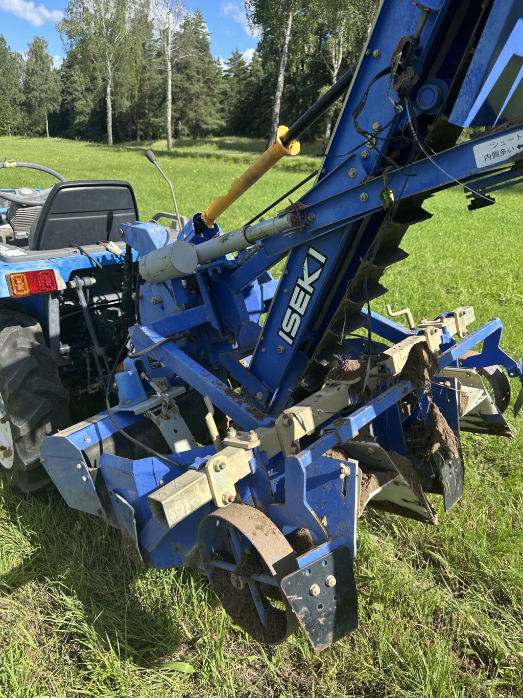 Naudotas traktorius ISEKI TF15F (11 kW, su freza ir vagojimo aparatu)