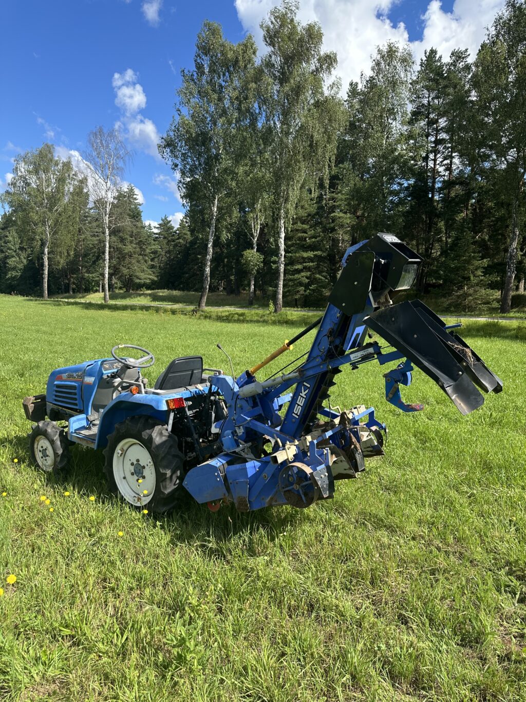 Naudotas traktorius ISEKI TF15F (11 kW, su freza ir vagojimo aparatu)