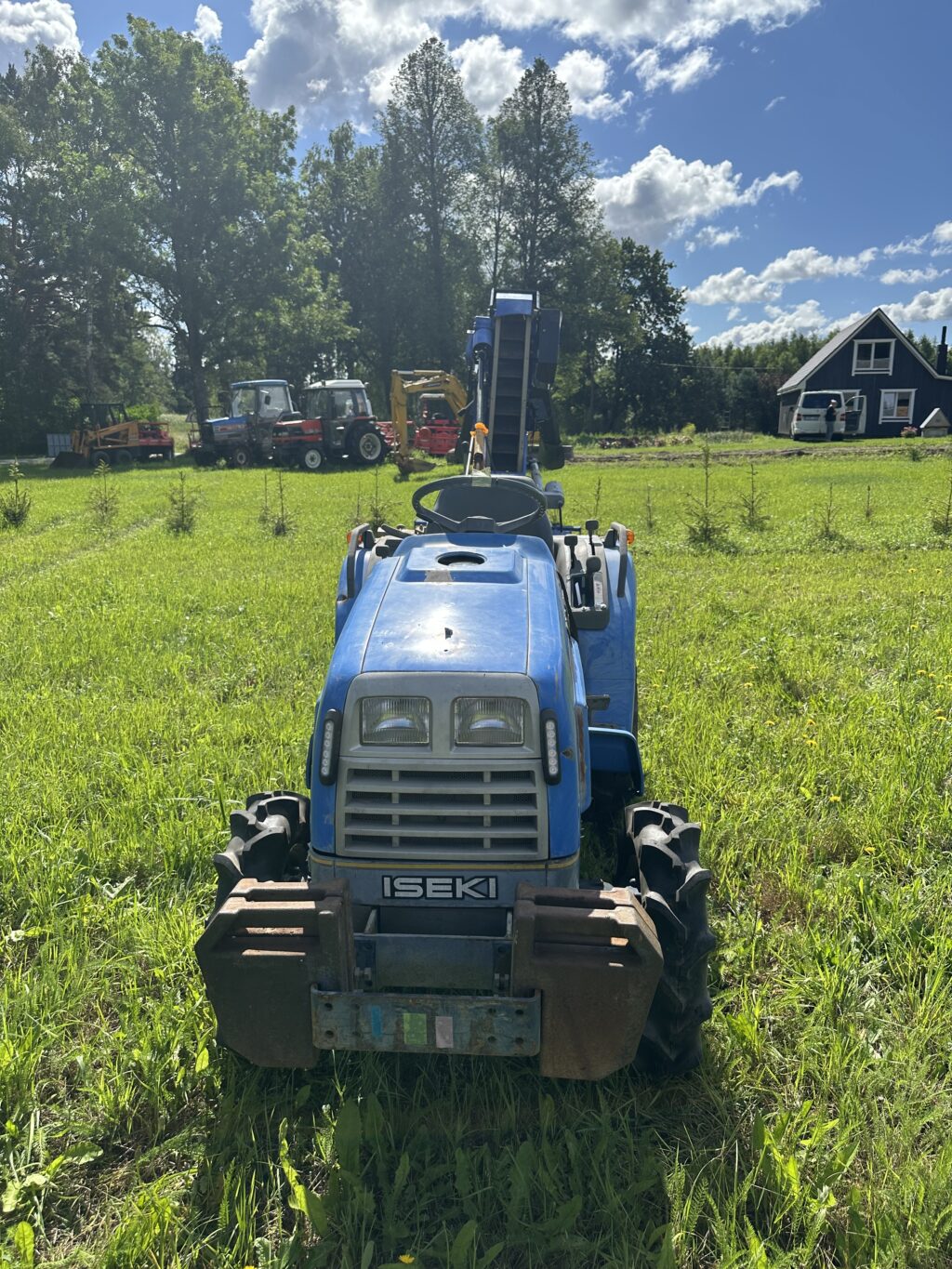 Naudotas traktorius ISEKI TF15F (11 kW, su freza ir vagojimo aparatu)