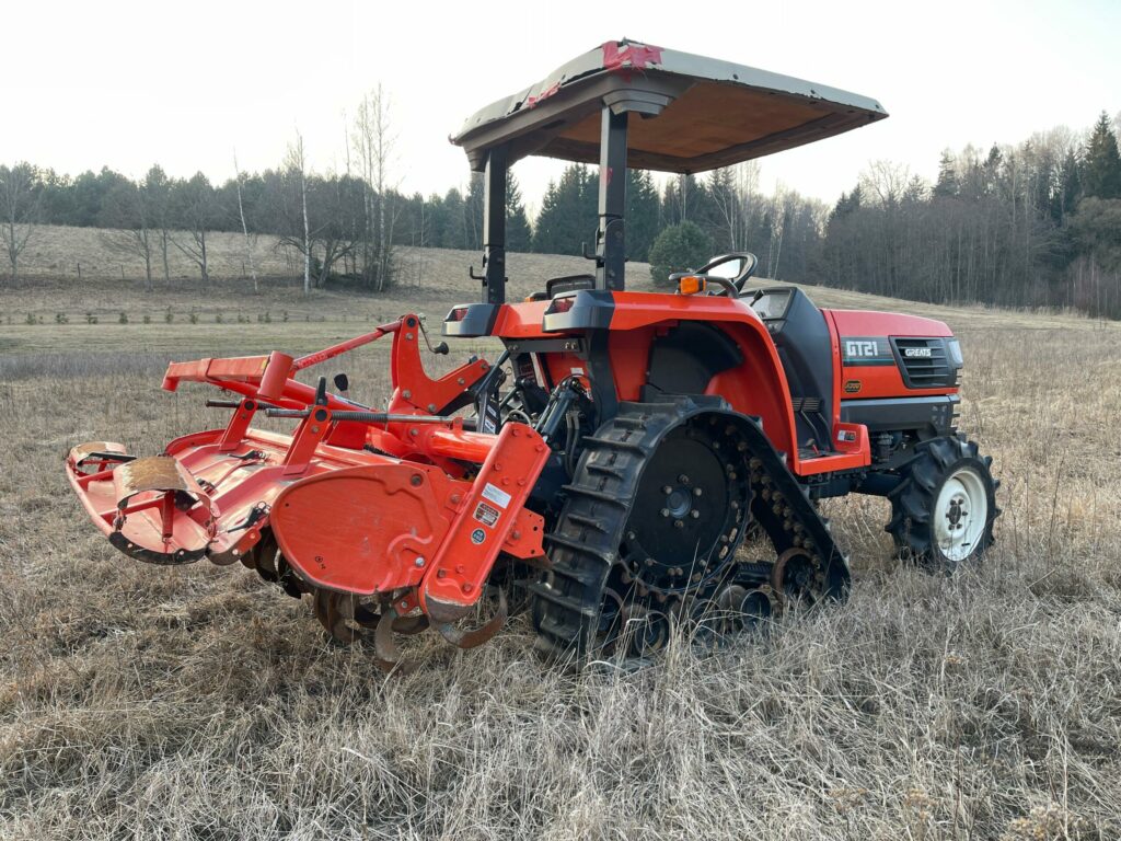 Naudotas traktorius KUBOTA GT21 (15 kW, su freza)