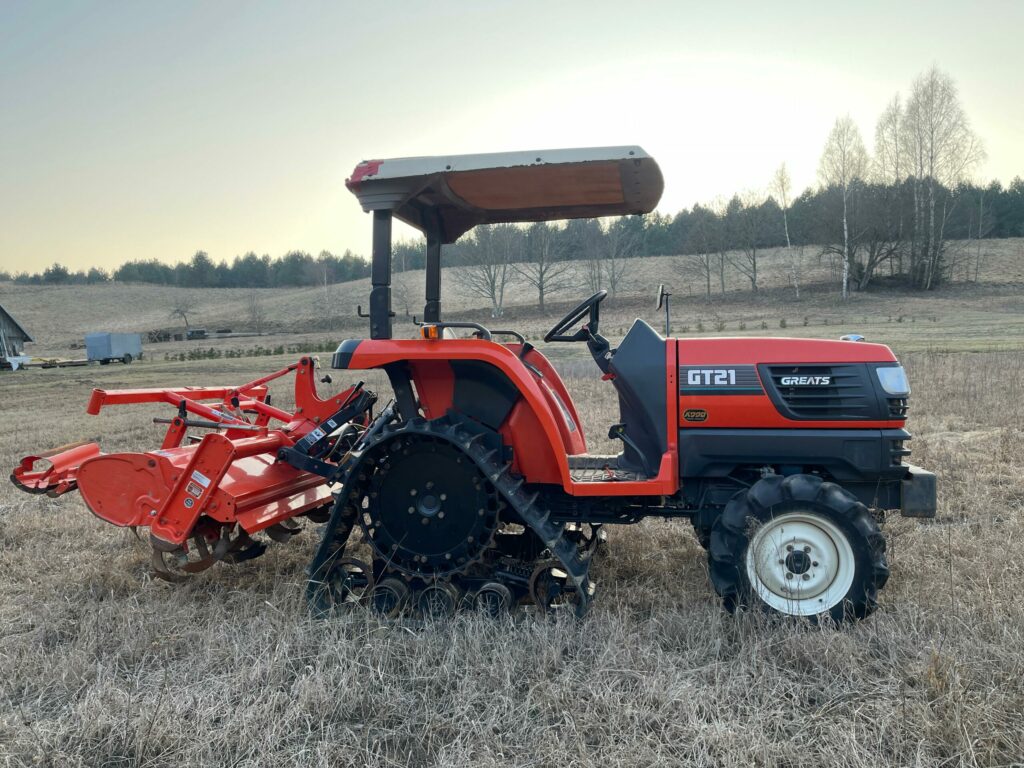Naudotas traktorius KUBOTA GT21 (15 kW, su freza)