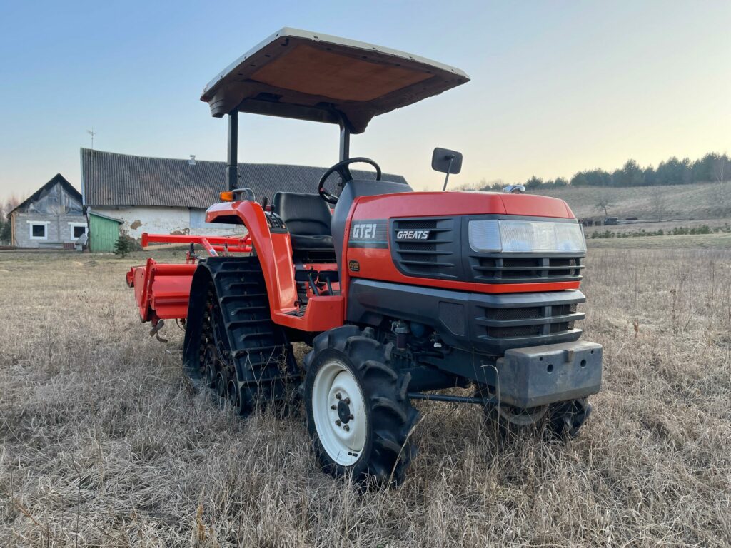 Naudotas traktorius KUBOTA GT21 (15 kW, su freza)