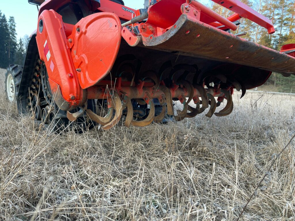 Naudotas traktorius KUBOTA GT21 (15 kW, su freza)