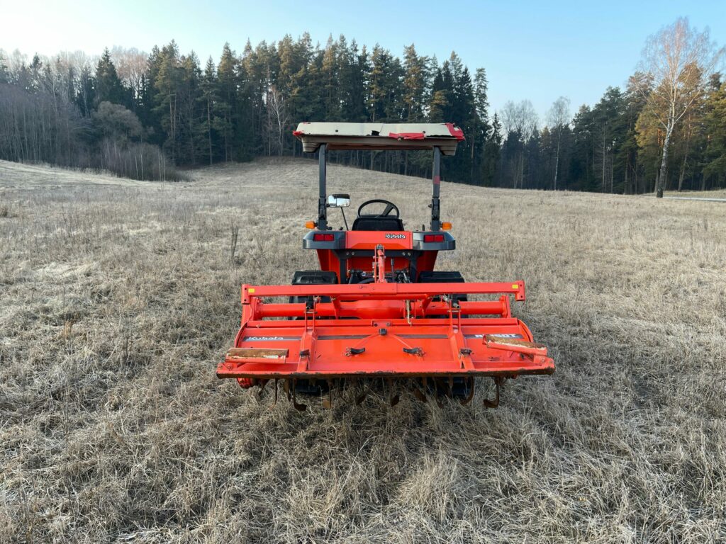 Naudotas traktorius KUBOTA GT21 (15 kW, su freza)