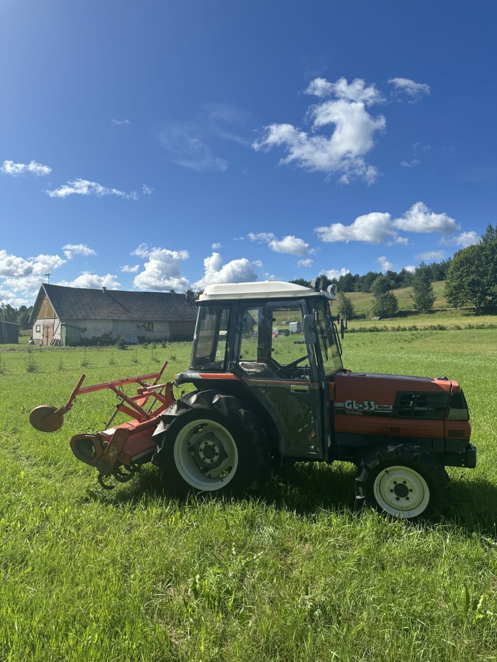 Naudotas traktorius KUBOTA GL33 (24 kW, su freza)