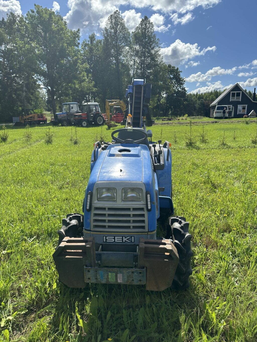Naudotas traktorius ISEKI TF15F (11 kW, su freza ir vagojimo aparatu)