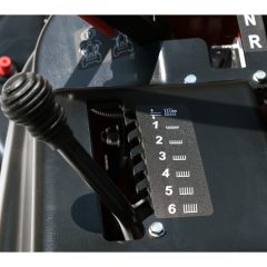 Nulinio apsisukimo traktoriukas YT-85553 (11 kW)