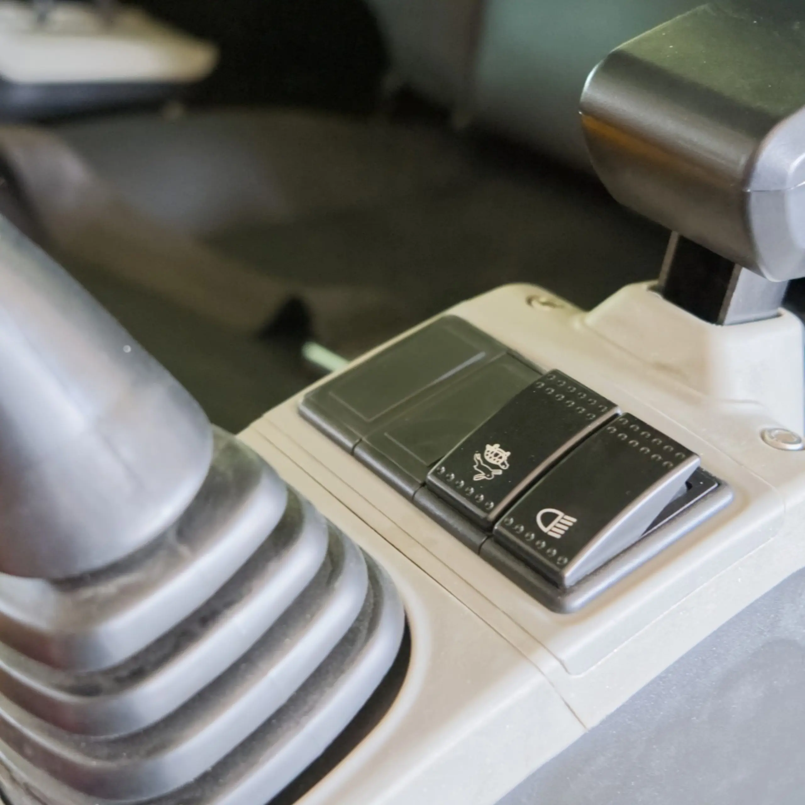 Mini ekskavatorius ENZO HT-18S (1,8 t)