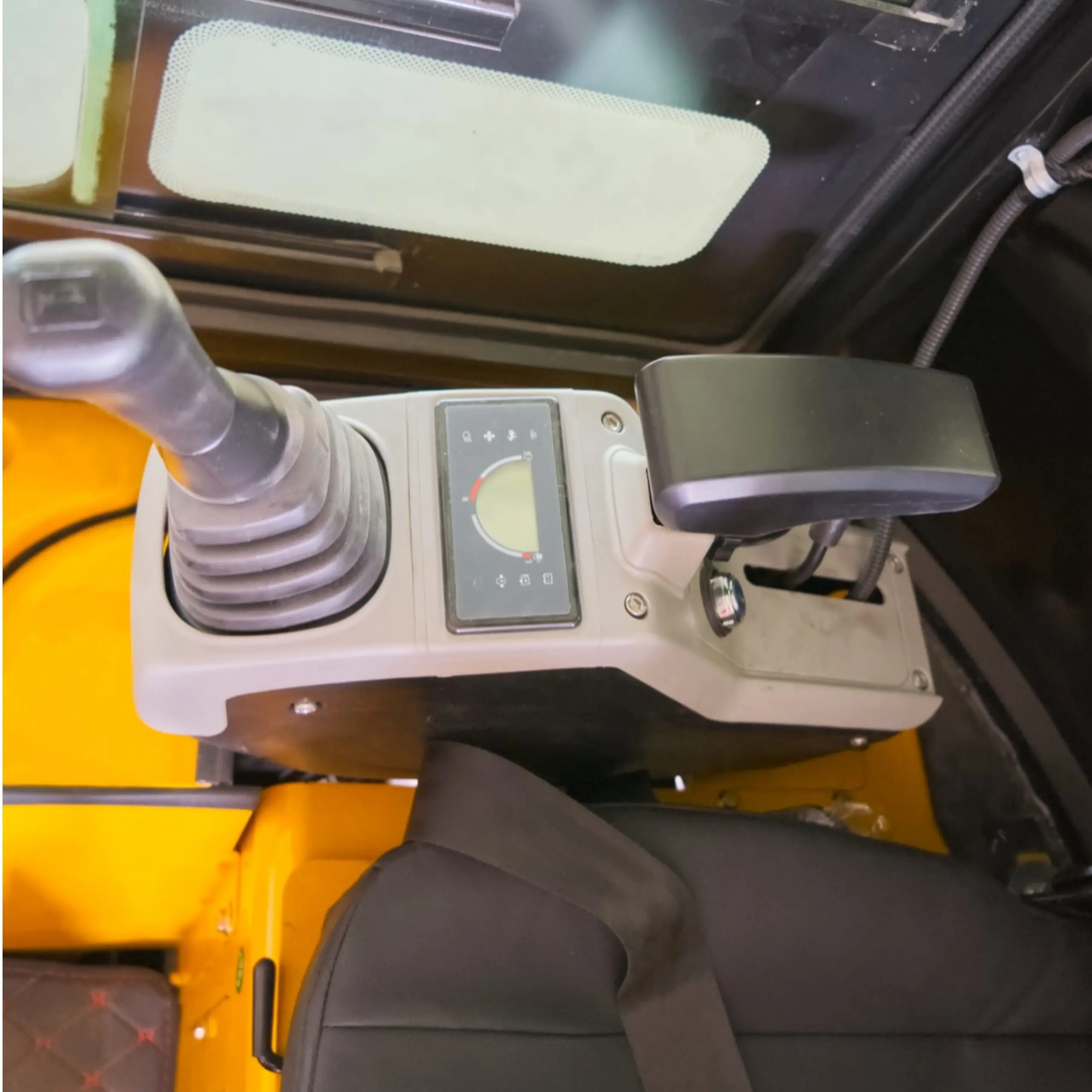 Mini ekskavatorius ENZO HT-18S (1,8 t)