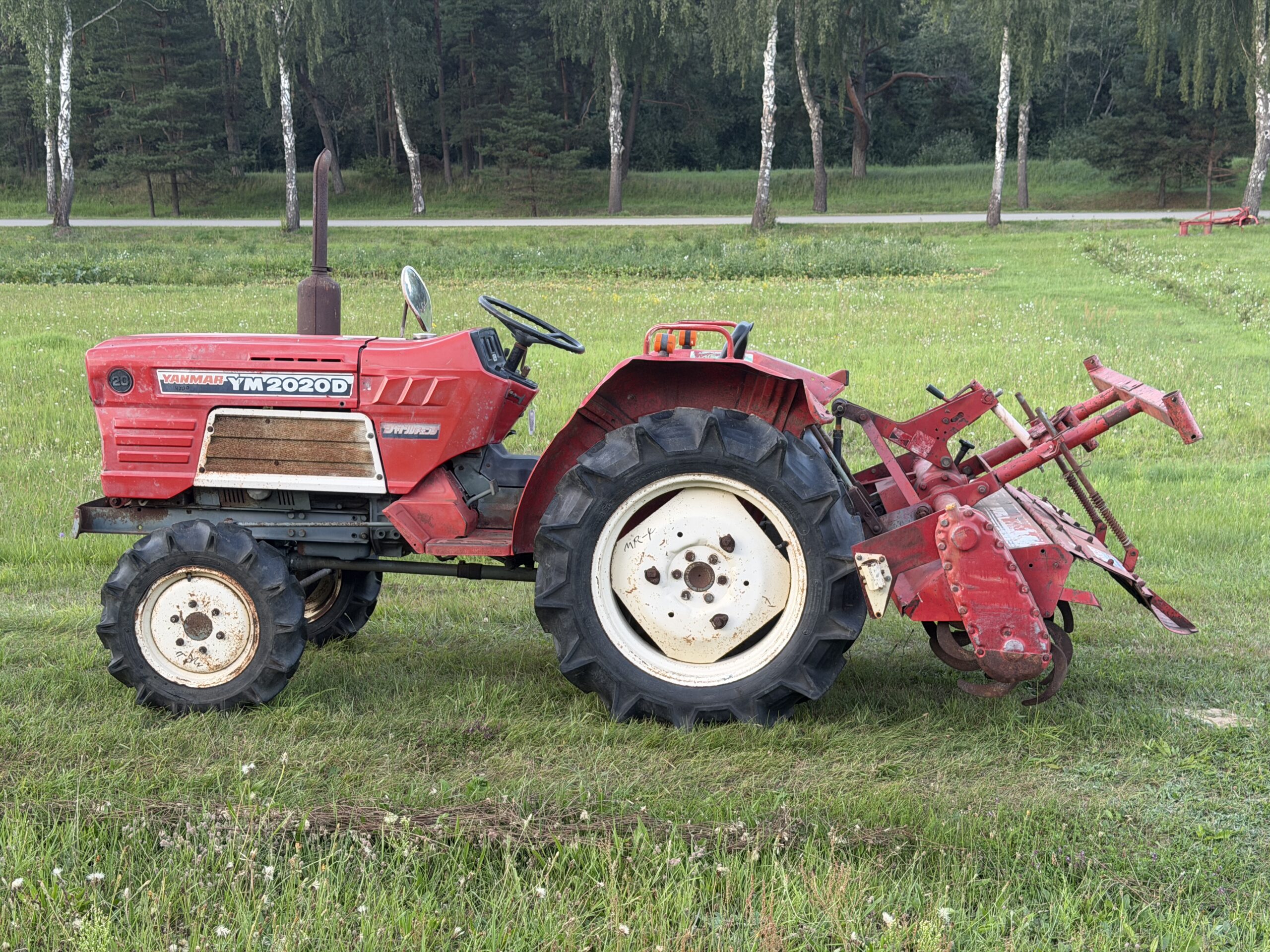 Naudotas traktorius YANMAR YM2020D (15 kW, su freza) 9 Naudotas traktorius YANMAR YM2020D (15 kW, su freza)