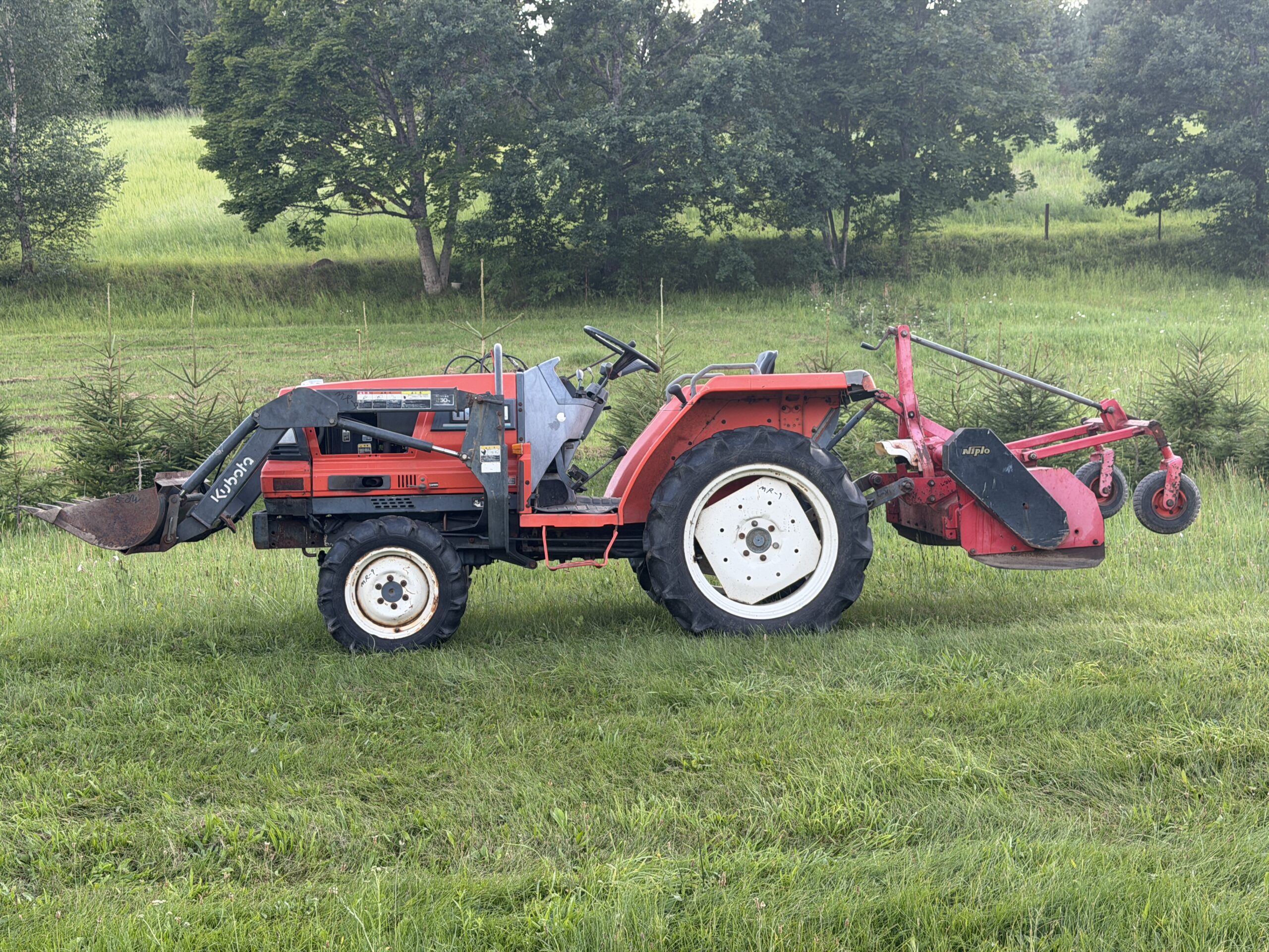Naudotas traktorius KUBOTA GL201 (15 kW, su frontaliniu krautuvu) 3 Naudotas traktorius KUBOTA GL201 (15 kW, su frontaliniu krautuvu)
