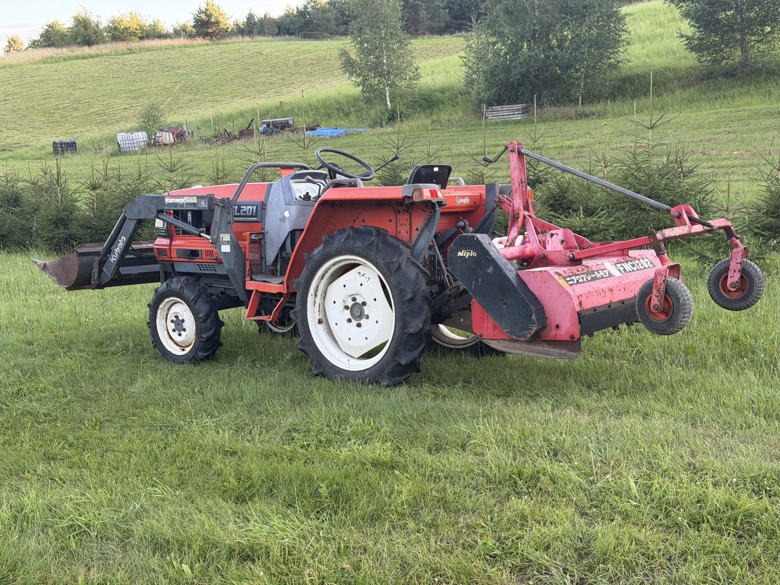 Naudotas traktorius KUBOTA GL201 (15 kW, su frontaliniu krautuvu) 5 Naudotas traktorius KUBOTA GL201 (15 kW, su frontaliniu krautuvu)
