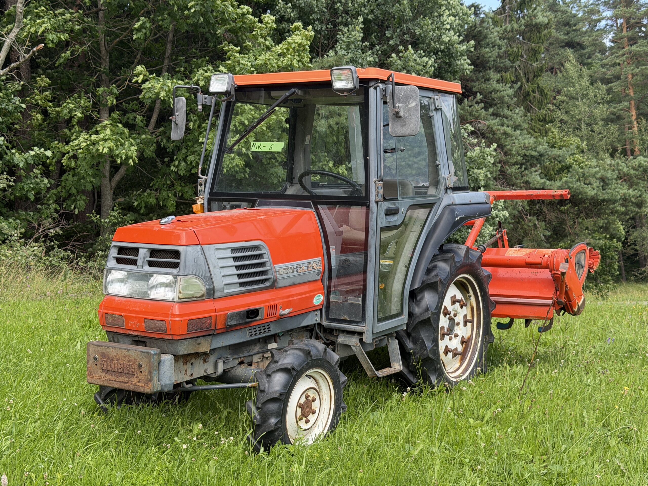 Naudotas traktorius KUBOTA GL240 (18 kW, su freza) 1 Naudotas traktorius KUBOTA GL240