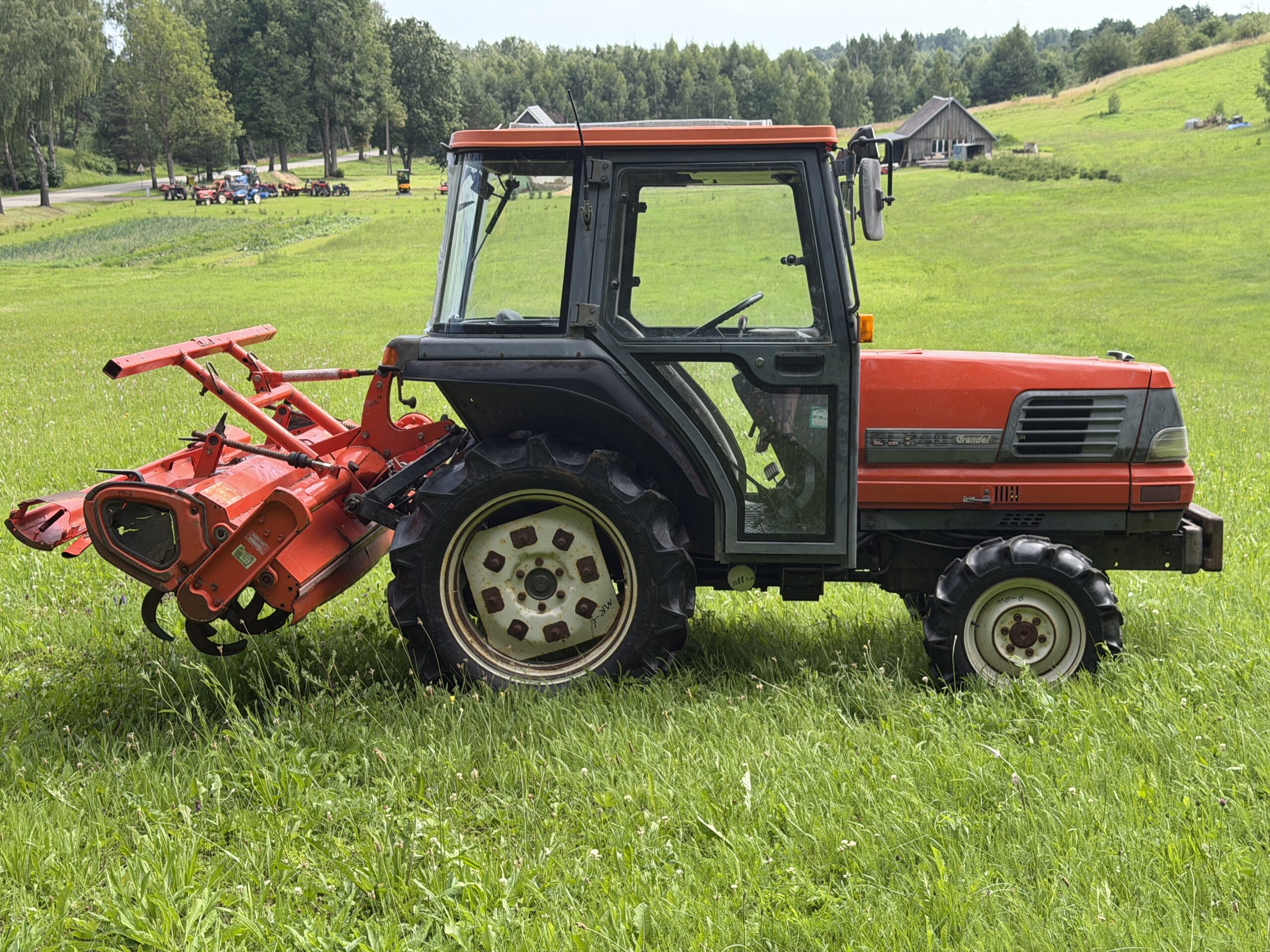 Naudotas traktorius KUBOTA GL240 (18 kW, su freza) 15 Naudotas traktorius KUBOTA GL240 (18 kW, su freza)
