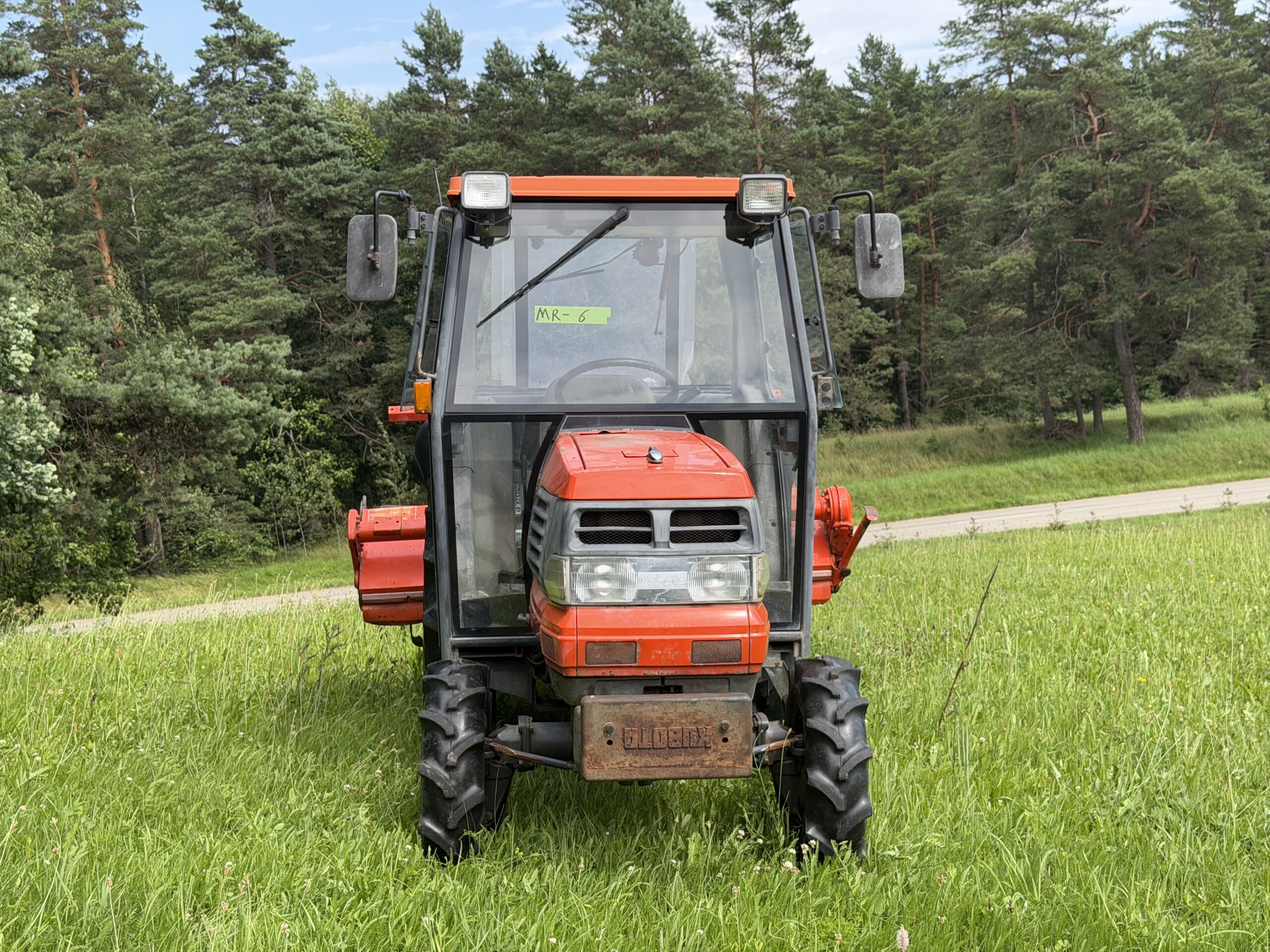 Naudotas traktorius KUBOTA GL240 (18 kW, su freza) 19 Naudotas traktorius KUBOTA GL240 (18 kW, su freza)