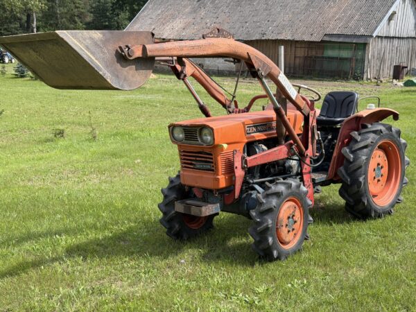 Naudotas traktorius Kubota ZL2000DT