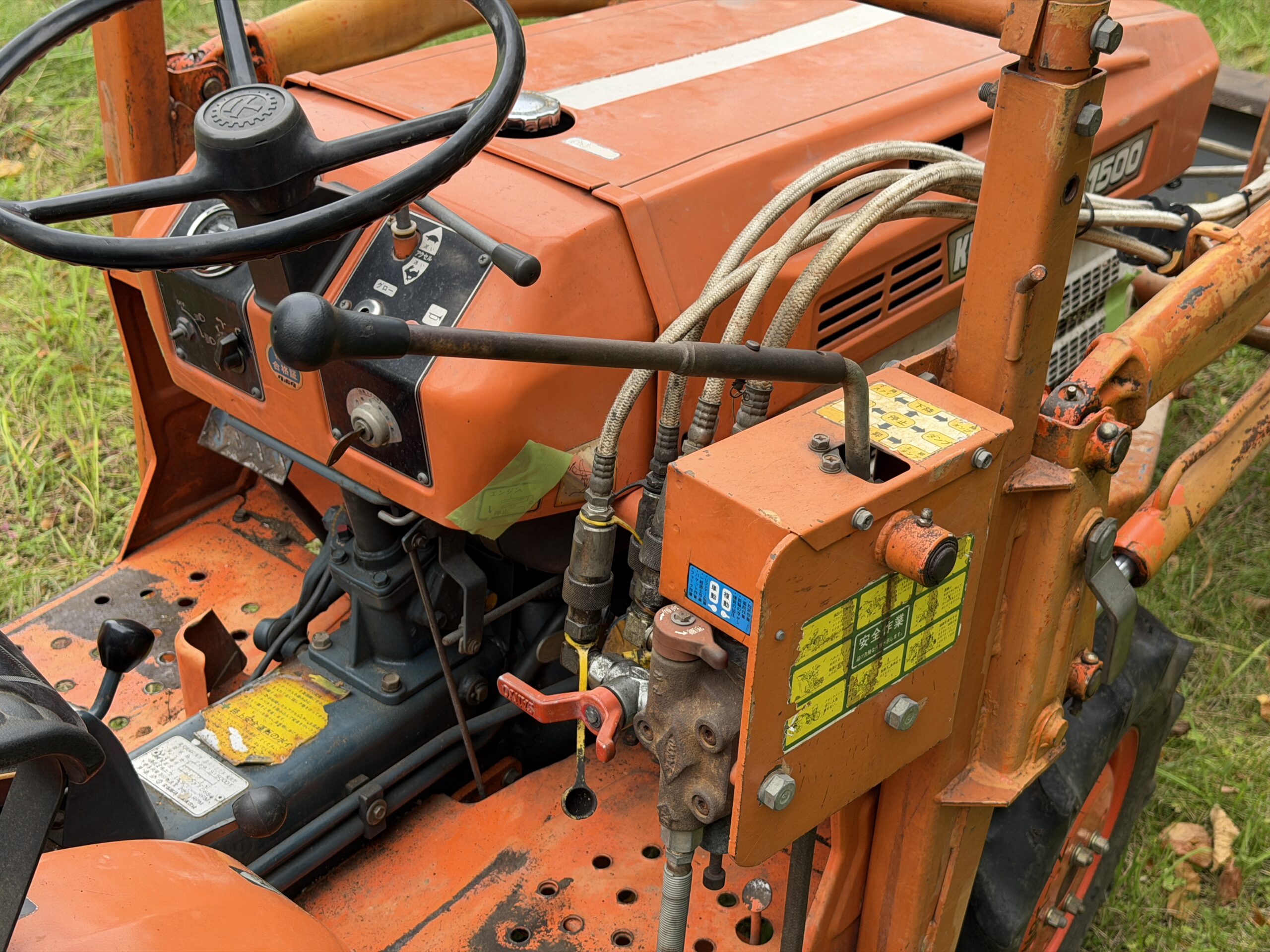 Naudotas traktorius KUBOTA B1500 (14 kW, su frontaliniu krautuvu) 17 Naudotas traktorius KUBOTA B1500 (14 kW, su frontaliniu krautuvu)