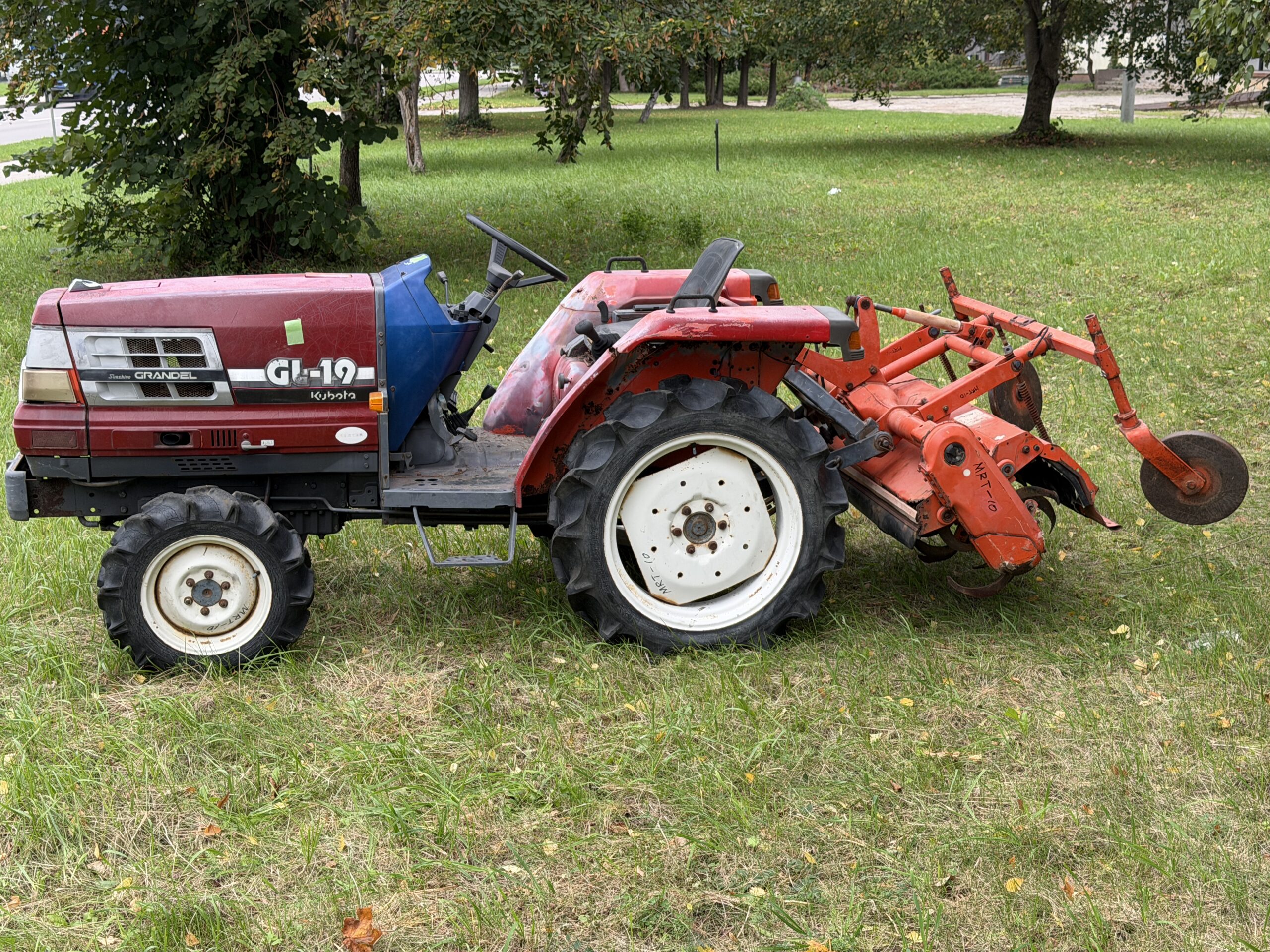 Naudotas traktorius KUBOTA GL19 (14 kW, su freza) 5 Naudotas traktorius KUBOTA GL19 (14 kW, su freza)