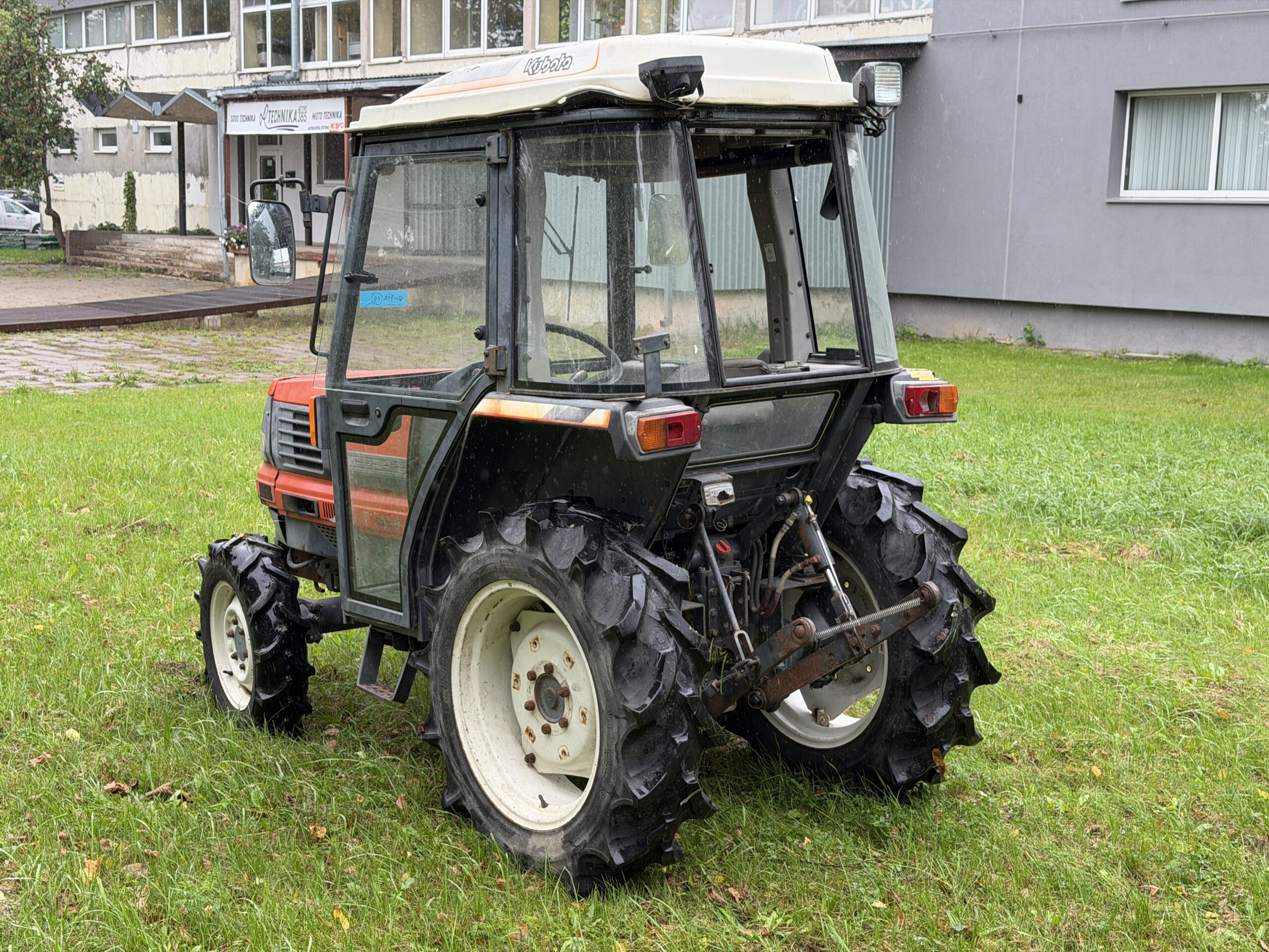 Naudotas traktorius KUBOTA GL268D (19 kW) 13 Naudotas traktorius KUBOTA GL268D (19 kW)