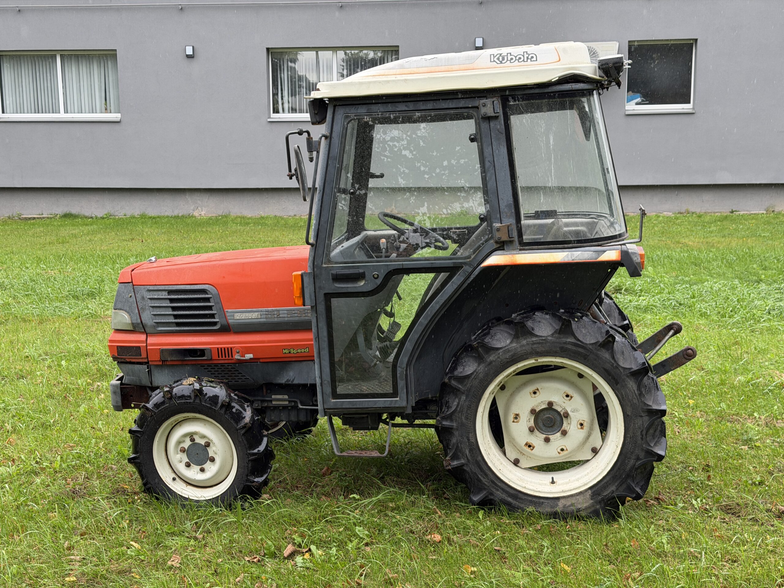 Naudotas traktorius KUBOTA GL268D (19 kW) 15 Naudotas traktorius KUBOTA GL268D (19 kW)