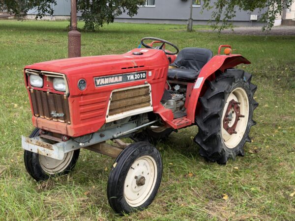 Naudotas traktorius YANMAR YM2010 (15 kW)