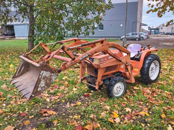 Naudotas traktorius KUBOTA ZB1-16